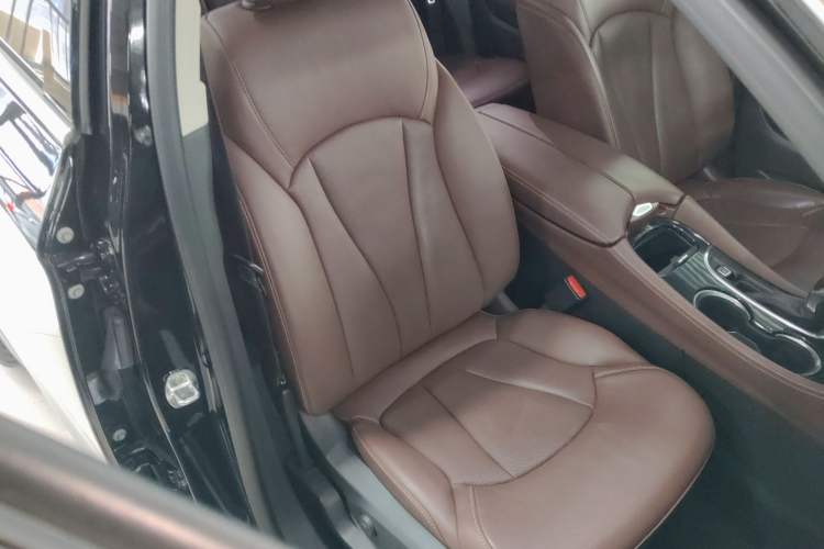 Used Buick Envision 2021 532T Two-Wheel-Drive Luxury Version
