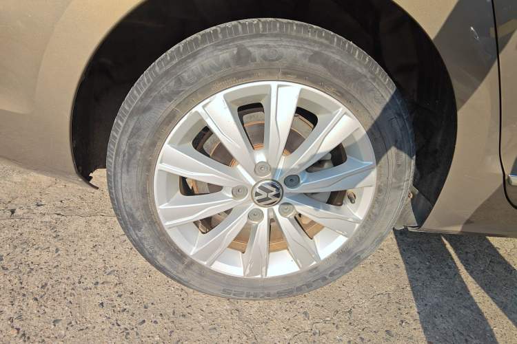 Used Volkswagen Sagitar 2015 1.6L Automatic Comfort Model
