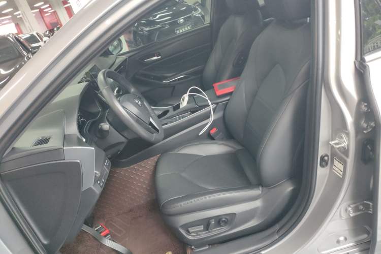 Used Toyota Avalon 2022 Dual-Engine 2.5L Luxury Edition
