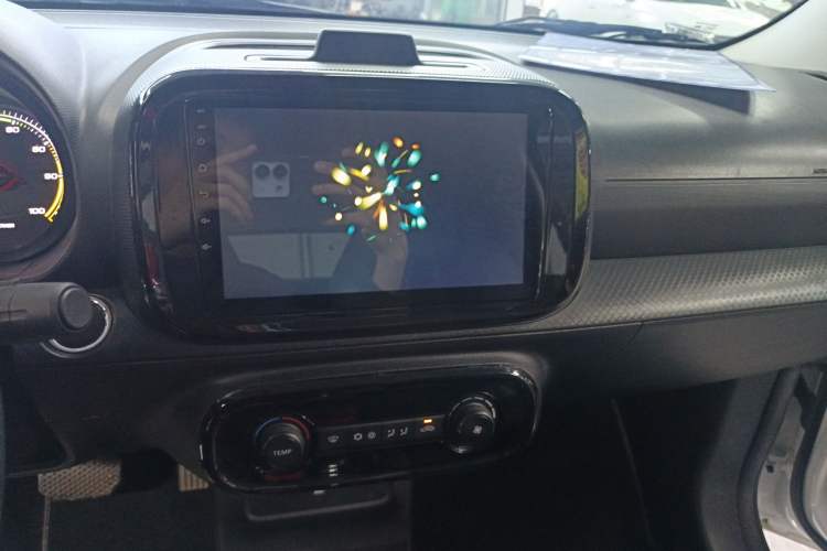 Used Roewe Clever 2022 311km QiQi BoBo Edition Audio And AC Panel