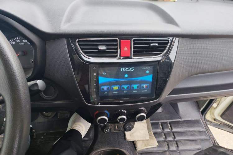 Used Foton Xiangling M 2018 1.2L Semi-承载 Single-Row Rear Single Tire (Cargo) 4W12M1 Audio And AC Panel