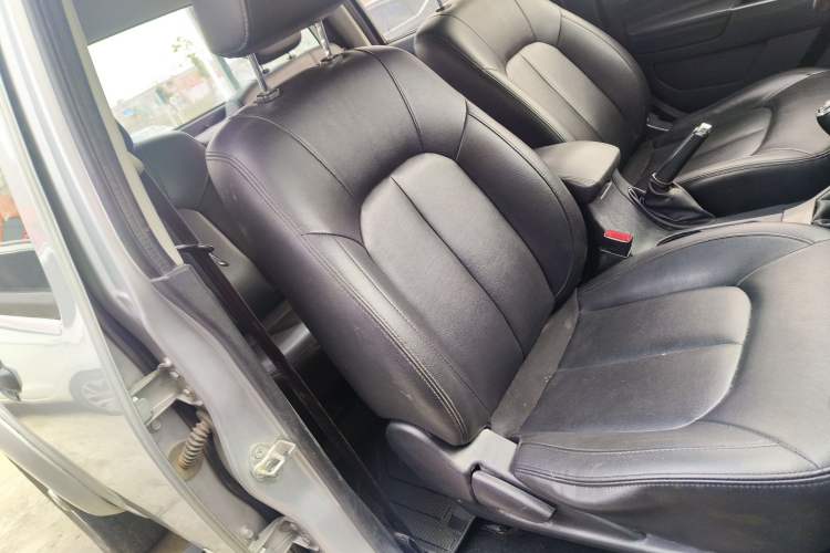 Used Great Wall Wingle 5 2017 2.0T European Version Diesel Two-Wheel Drive Advanced Large Double-Cab GW4D20E