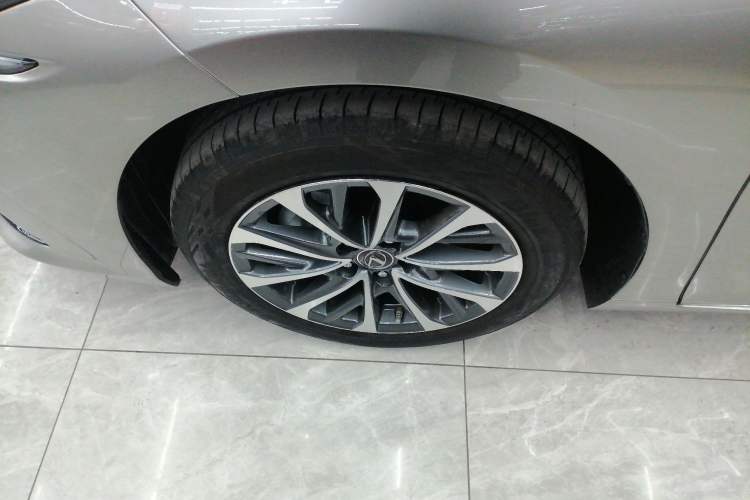 Used Lexus ES 2025 200 Premium Edition