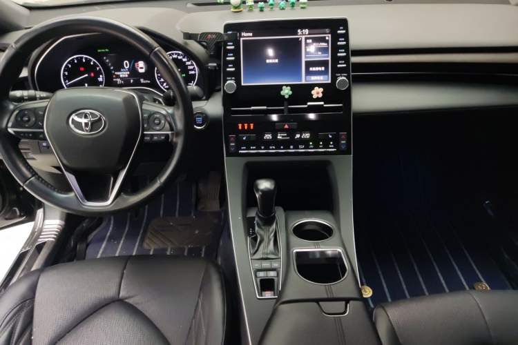 Used Toyota Avalon 2019 2.5L Touring Premium Version China VI Standard Gear Lever