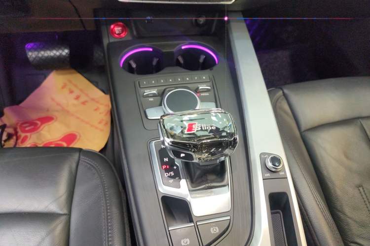 Used Audi A4L 2019 40 TFSI Fashion Version China V