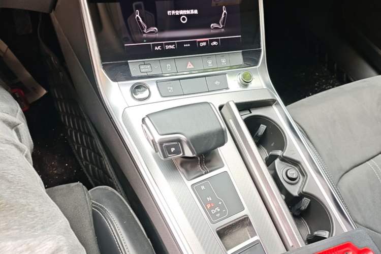 Used Audi A7L 2024 45TFSI S-line Dream-Building Edition Flow Crystal Package
