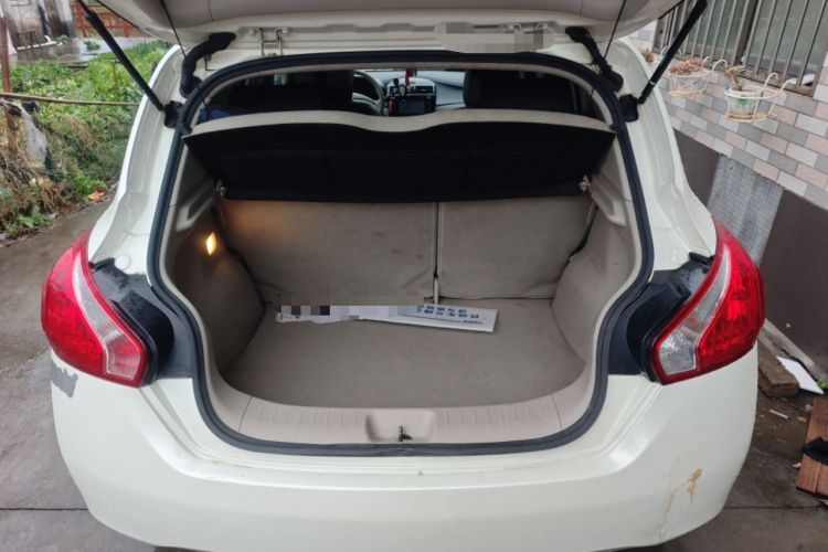 Used Nissan Tiida 2011 1.6L CVT Comfort Model Trunk