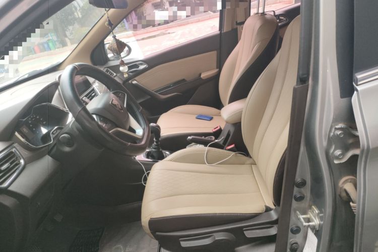 Used Baojun 310W 2017 1.5L Manual Fashion Model China V
