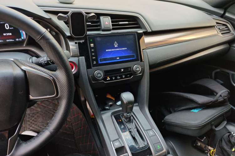 Used Honda Civic 2021 HATCHBACK 220TURBO CVT New Trendsetter
