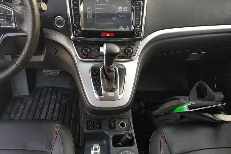 Used Haval H6 2015 Sport Edition 1.5T Automatic Two-Wheel Drive Luxury Model