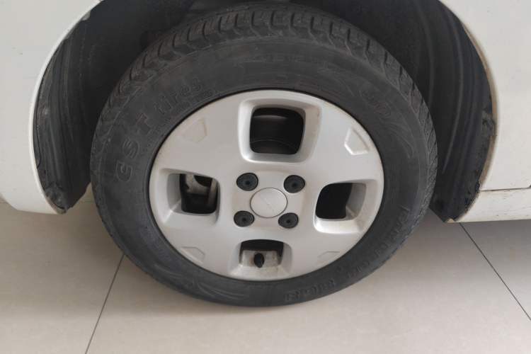 Used Roewe Clever 2021 302km All-Round Version Left Front Wheel Hub