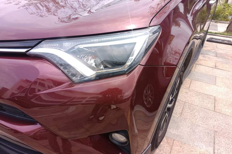 Used Toyota RAV4 2016 2.0L CVT Two-Wheel Drive Fashion Edition China V Standard Left Front Headlight