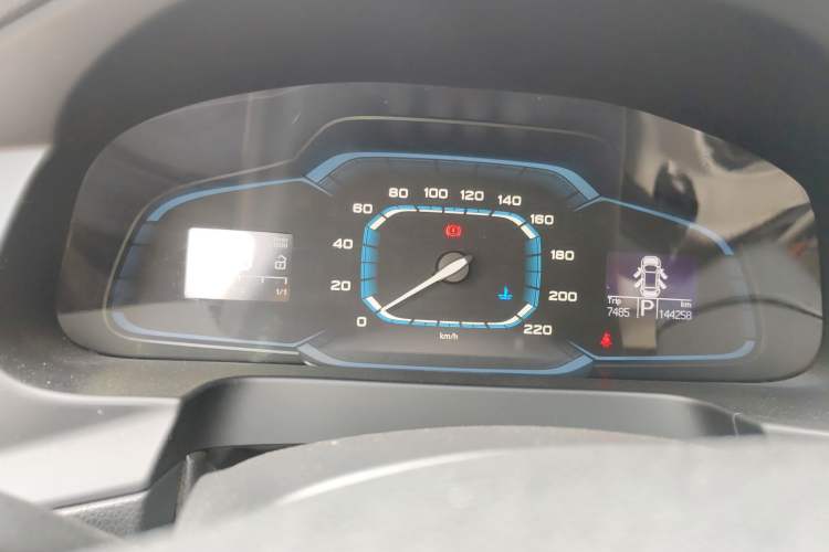 Used Roewe 360 2015 20T TST Deluxe Edition
