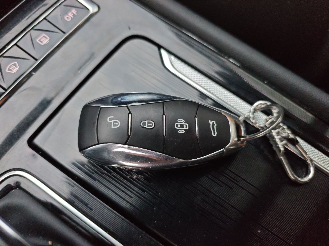 Hongqi H5 2024 1.5T DCT Smart Connect Flagship Edition - Chinese Trim Yun — снимка 20