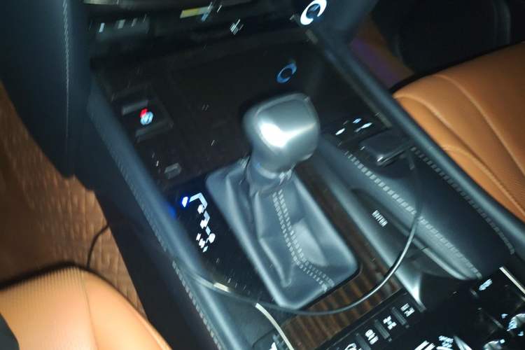 Used Lexus LX 2019 570 Prestige Luxury Edition Gear Lever