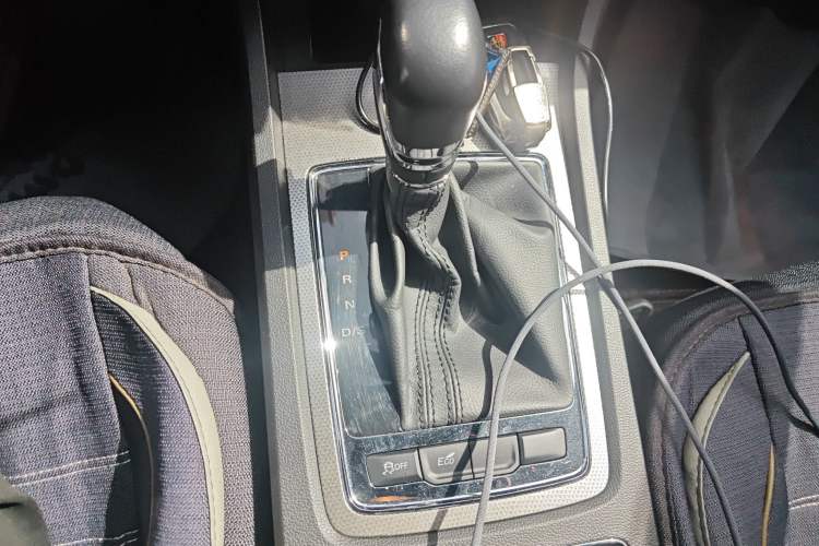 Used Roewe i6 2020 PLUS 20T TST 4G Connected Glory Flagship Edition Gear Lever