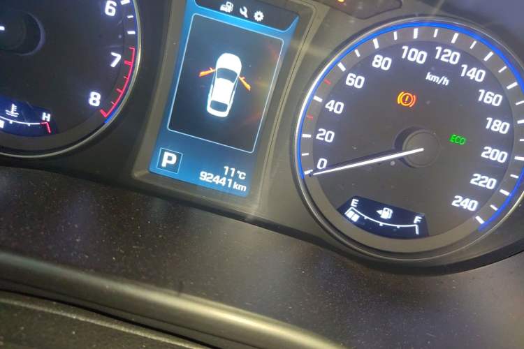 Used Hyundai Mistra 2014 1.8L Automatic Deluxe DLX Model Odometer Close Up