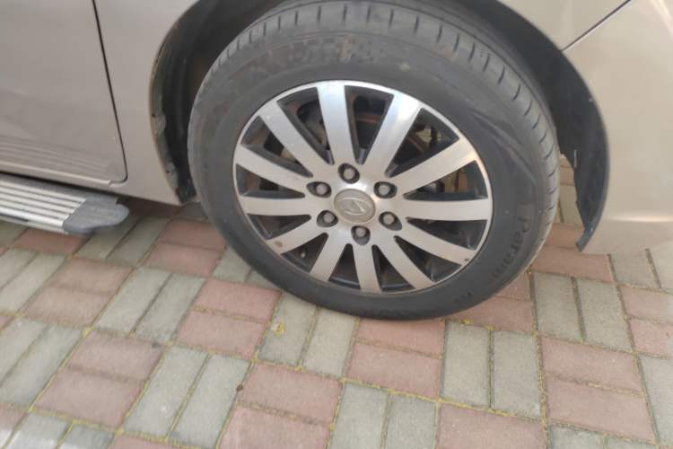 Used SAIC MAXUS G10 2014 2.0T Automatic Luxury Executive Edition
