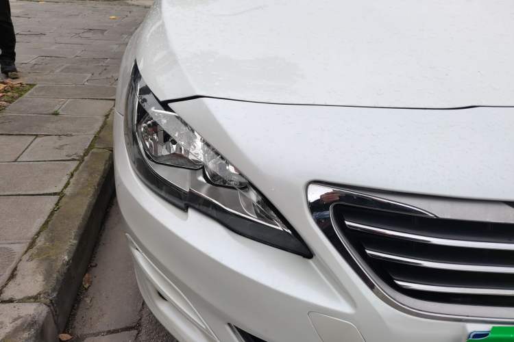 Used Peugeot 408 2016 1.6T Automatic Luxury Edition Right Front Headlight