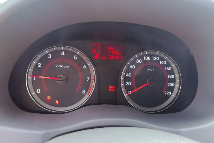 Used Hyundai Verna (older generation) 2010 Sedan 1.4L Manual Luxury GLS Trim Instrument Cluster