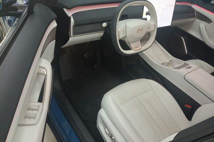 Used ONVO L60 2024 60 kWh Rear-Drive Version