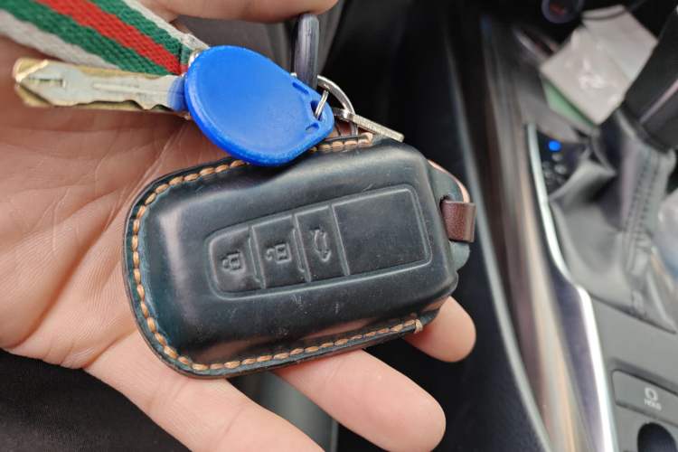 Used Toyota Camry 2018 2.0G Luxury Edition
