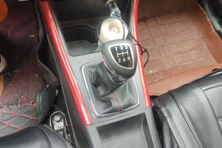 Used BAIC Senova X25 2015 1.5L manual Comfort trim level