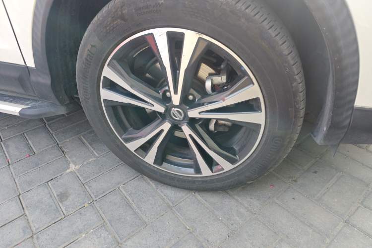 Used Nissan Qashqai 2021 2.0L CVT Luxury Edition Right Front Wheel Hub