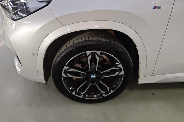 Used BMW X1 2023 sDrive25Li M Sport Package Left Front Wheel Hub