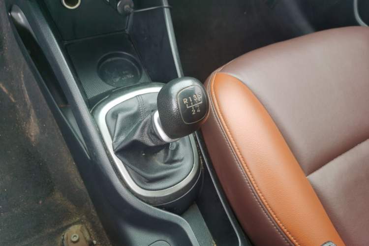 Used Kia K2 2015 Sedan 1.4L MT GLS