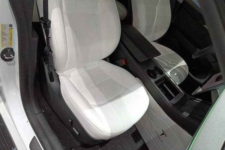 Used Tesla Model Y 2024 Rear-Wheel-Drive Version Right Front Seat