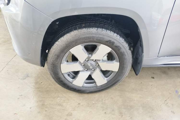 Used BAIC Off-Road BJ60 Leiting 2024 Magic Electric Drive Advanced Version 5 Seats Left Front Wheel Hub