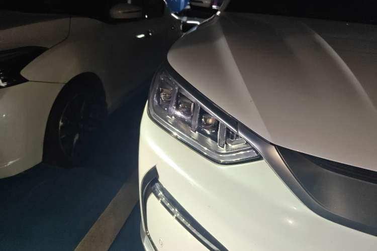 Used BYD Song PLUS New Energy 2021 EV Deluxe Model Right Front Headlight