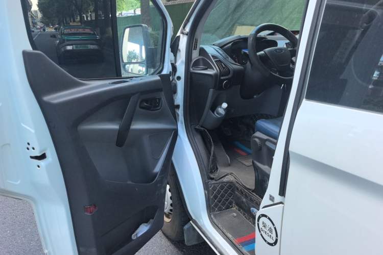 Used Ford Transit 2019 2.0T Diesel Business & Travel Mid-Drive Mid-Roof 7-Seater China VI Standard
