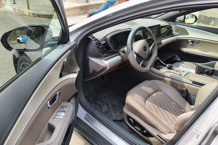 Used BYD Han 2025 EV Intelligent Driving Edition 605KM Prestige Model Driver Seat