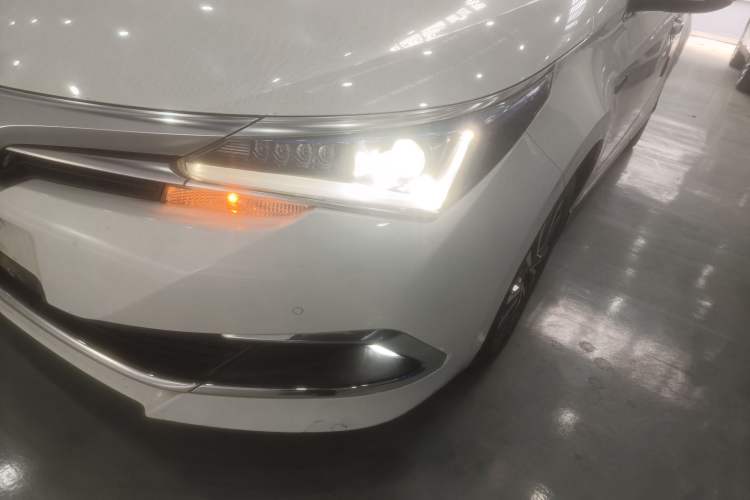 Used Toyota Corolla 2017 Revised Dual-Engine 1.8L E-CVT Elite Edition