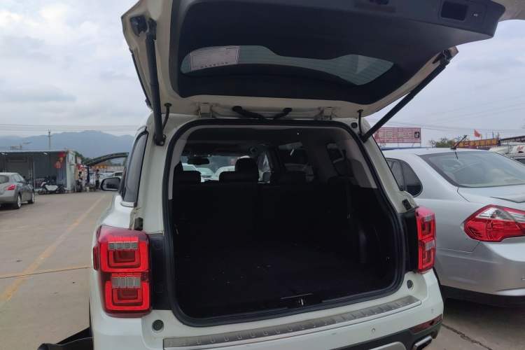 Used GAC Trumpchi GS8 2017 320T Two-Wheel Drive Luxury Edition (7 Seats)
