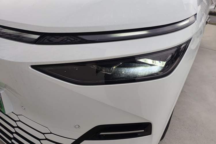 Used XPeng X9 2025 740 Ultra-Long Range Max