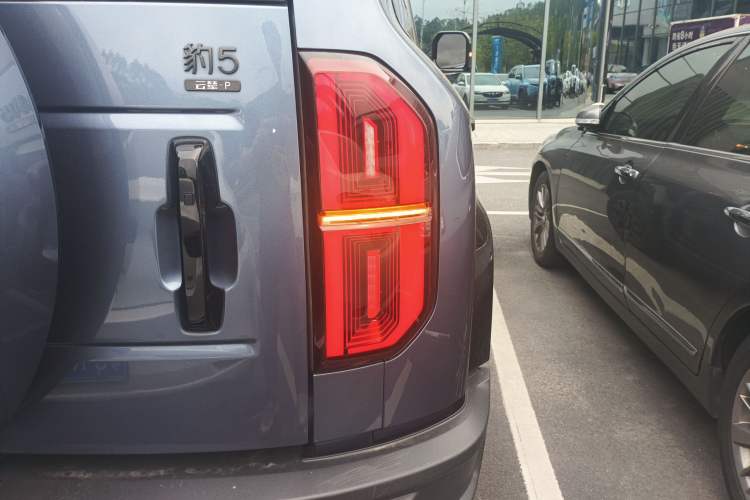 Used Formula Leopard 5 2023 Cloud Ride Flagship Edition