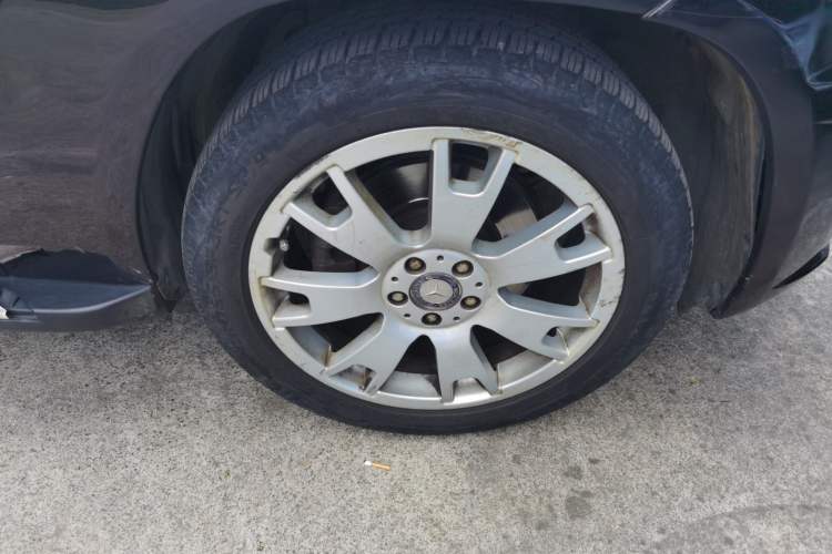 Used Mercedes-Benz GLK-Class 2011 GLK 300 4MATIC Dynamic Model Right Front Wheel Hub