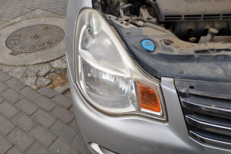 Used Nissan Sylphy 2009 1.6XE Automatic Comfort Edition Right Front Headlight