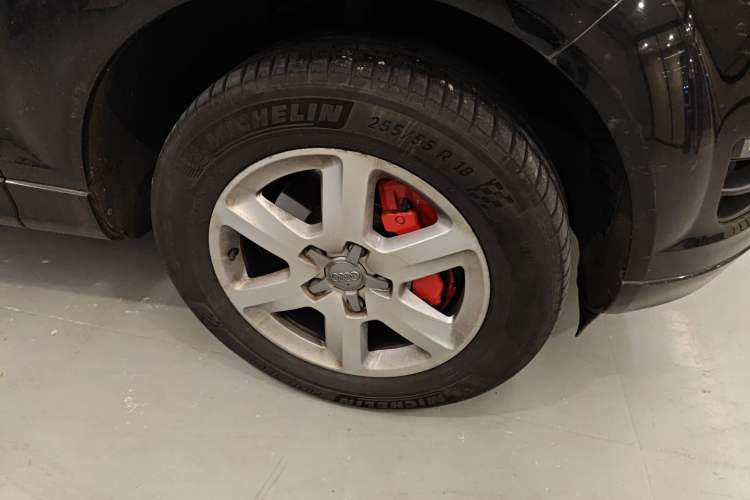 Used Audi Q7 2015 35 TFSI Ambition Edition Right Front Wheel Hub