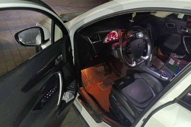 Used DS 6 2016 1.6T Luxury Edition THP160