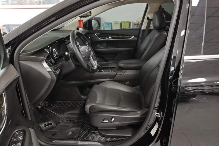 Used Cadillac XT5 2018 25T Luxury Model
