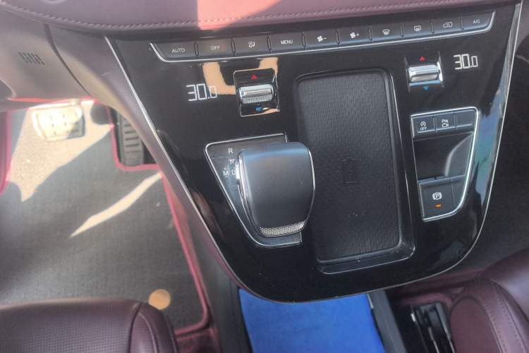 Used Hongqi HQ9 2023 2.0T Smart Connect Flagship Edition
