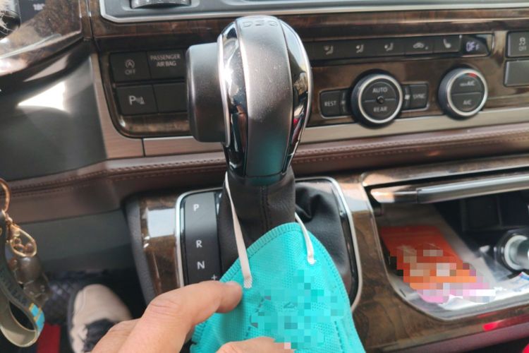 Used Volkswagen Caravelle 2018 2.0 TSI 4x4 Luxury Edition 7-Seater Gear Lever