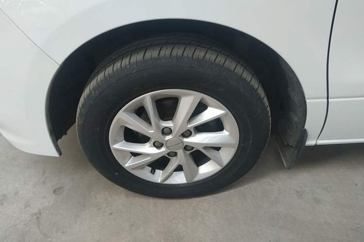 Used FORTHING Lingzhi PLUS 2024 1.5T Manual Luxury 7-Seater