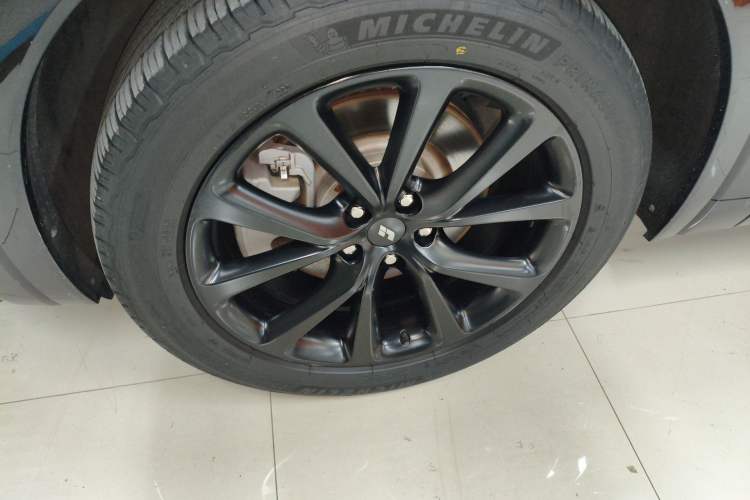 Used Li Auto ONE 2020 Range-Extended 7-Seater Version Left Front Wheel Hub