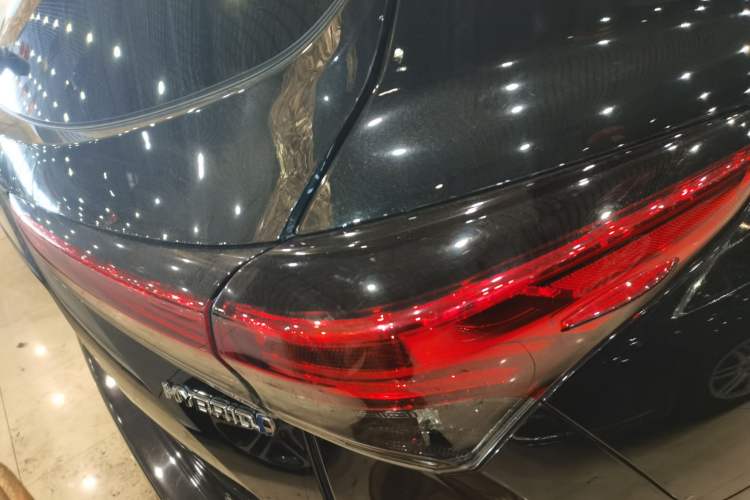 Used Toyota Highlander 2022 Dual-Engine 2.5L Four-Wheel Drive Prestige Version 7 Seats Right Rear Taillight