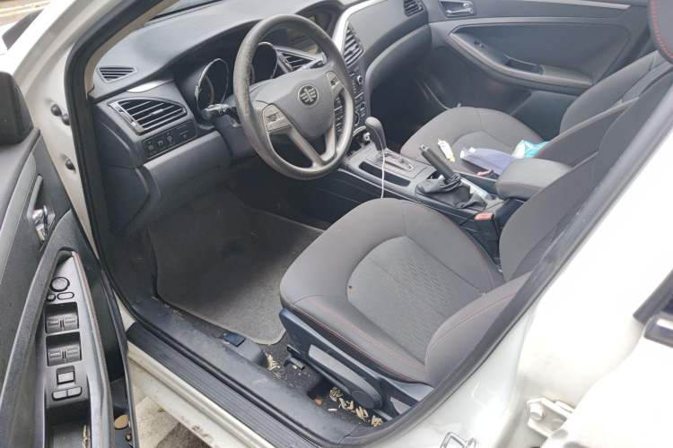 Used Bestune B70 2014 2.0L automatic comfort version Driver Seat